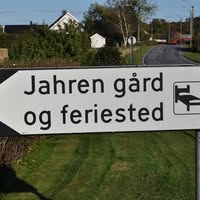 Jahren gård og Feriested
